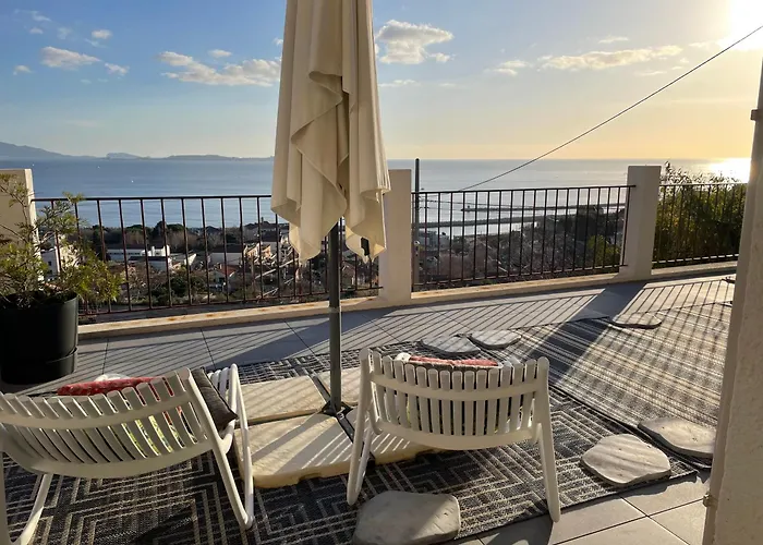 Superbe Terrasse Avec Vue Panoramique Sur La Mer