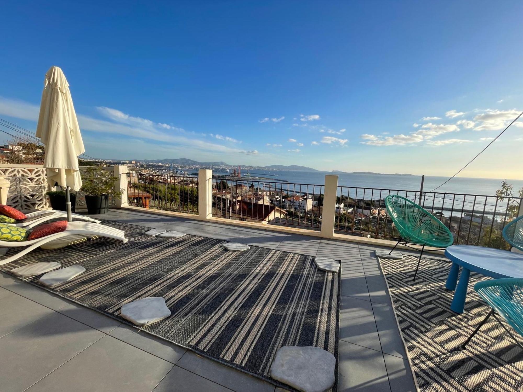 Superbe Terrasse Avec Vue Panoramique Sur La * Marseilles
