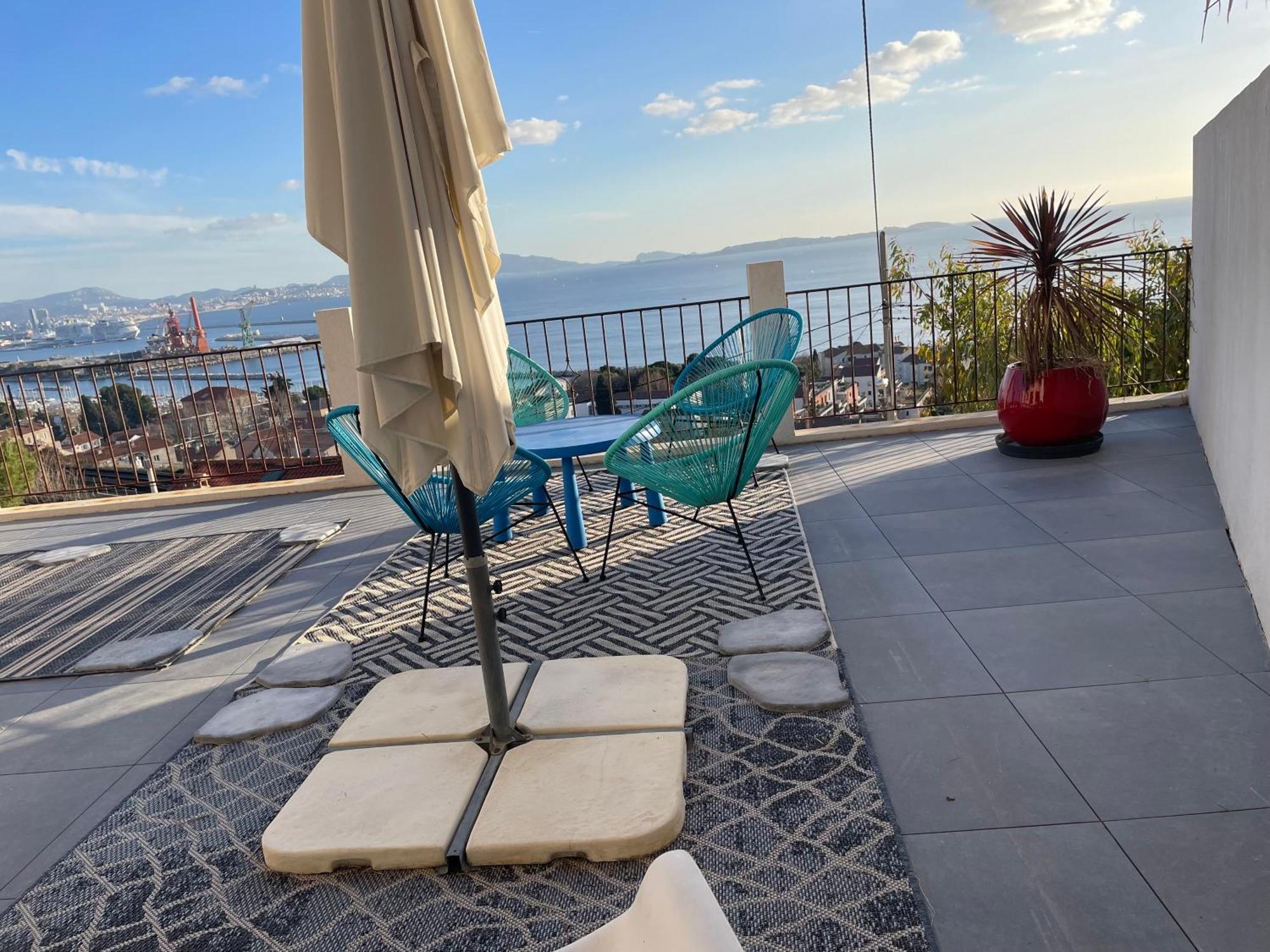 Superbe Terrasse Avec Vue Panoramique Sur La