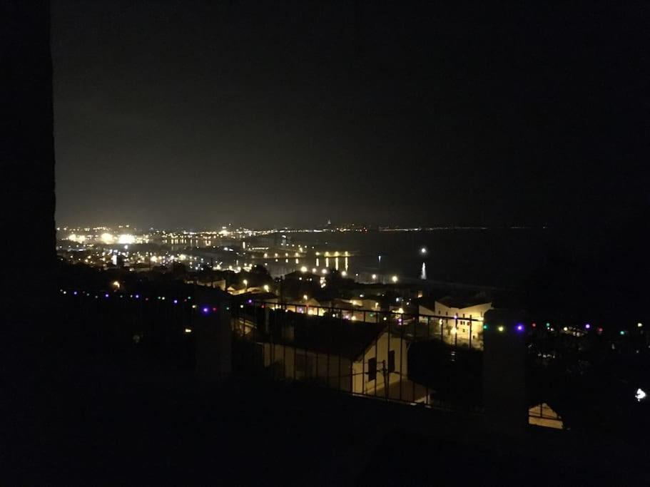 Superbe Terrasse Avec Vue Panoramique Sur La Marseille
